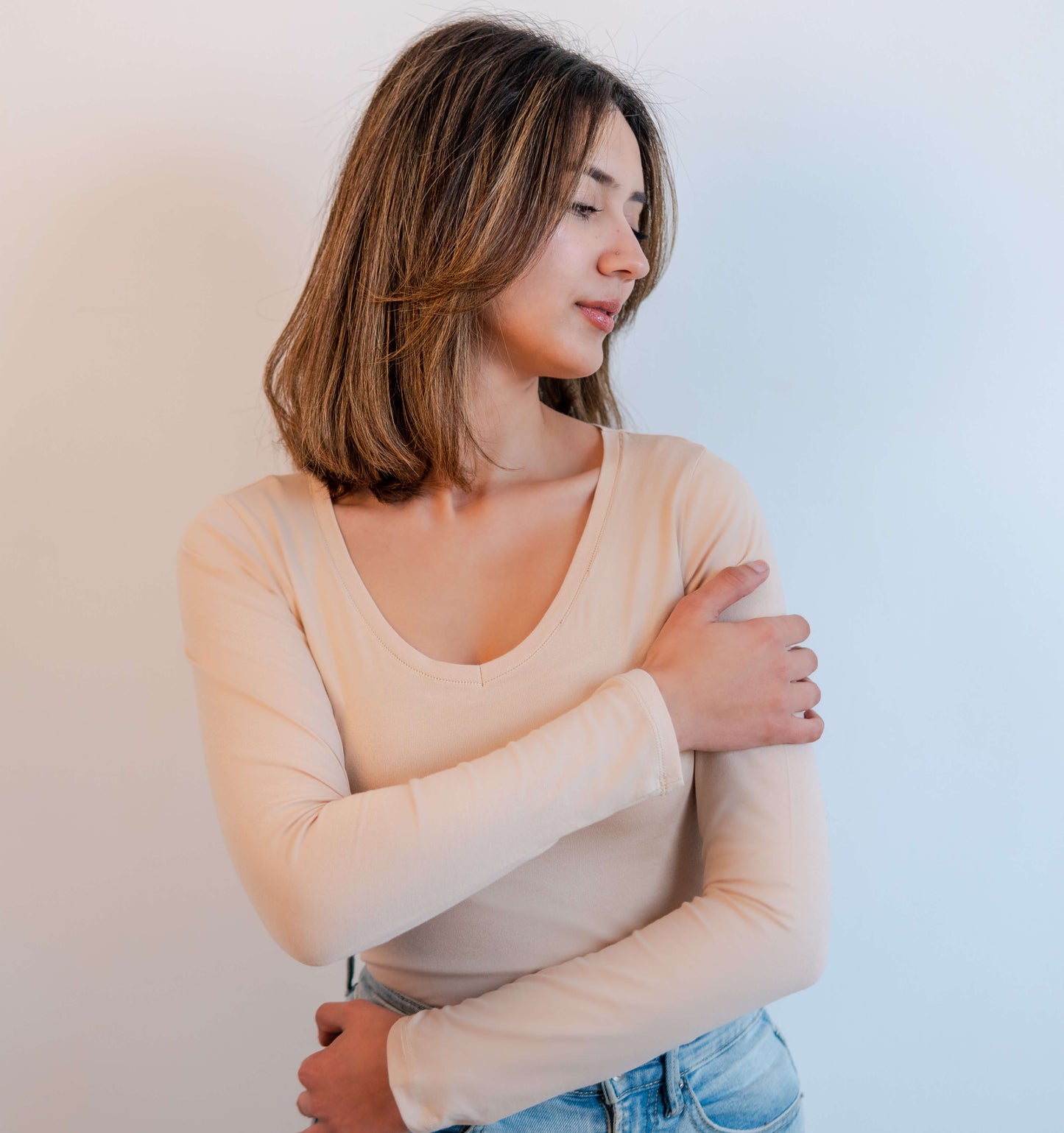 T-shirt manches longues col V beige