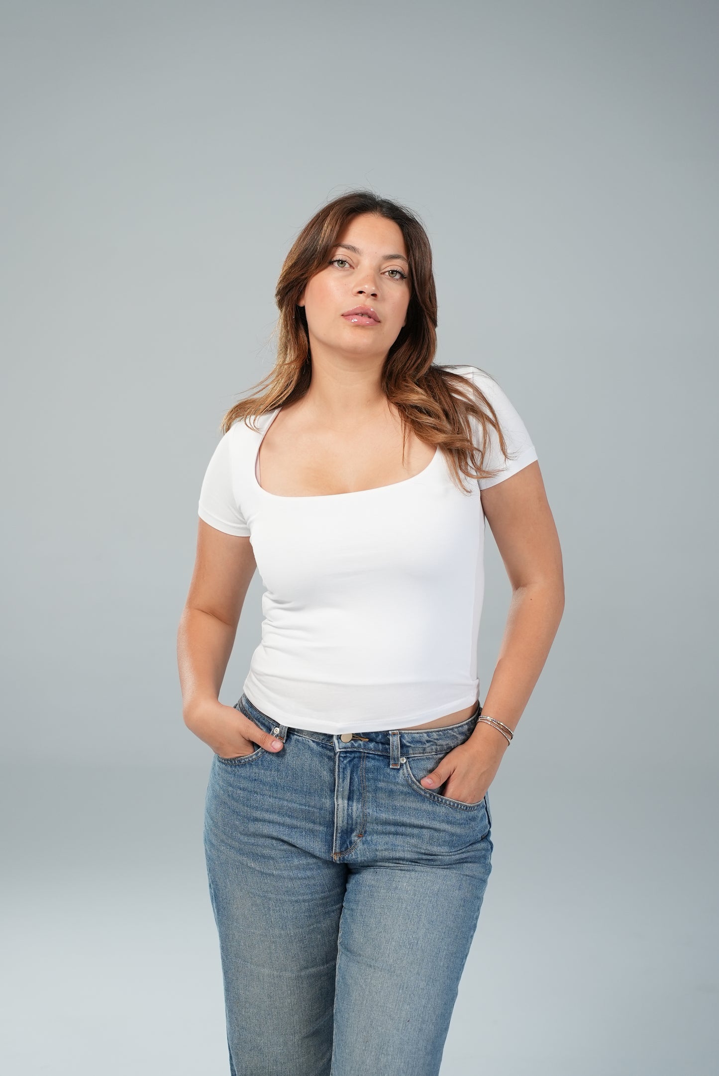 Tee- shirt col carré demi manches